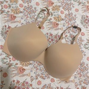 NWT Victoria’s Secret Light Push Up Perfect Shape Bra